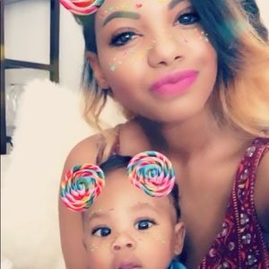 Meet your Posher, Synthia